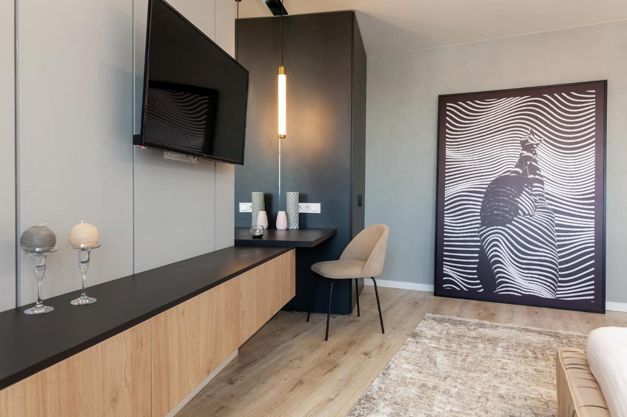 Royal Vip Jacuzzi Apart Lviv Exterior photo